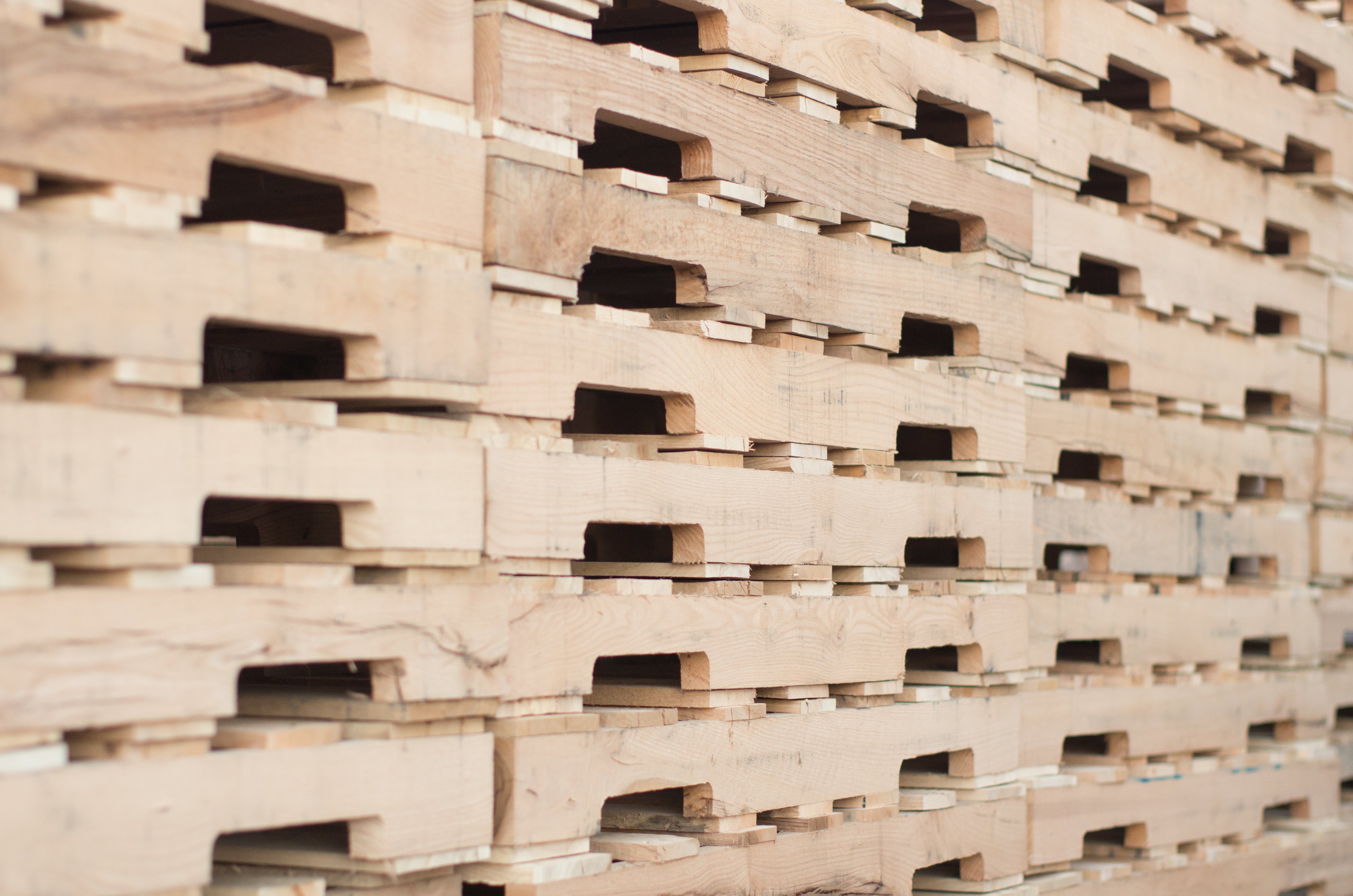 Pallet Dimensions Guide — Sizes, Specs & Capacity | Gruber